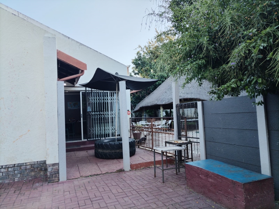 4 Bedroom Property for Sale in Oos Einde North West